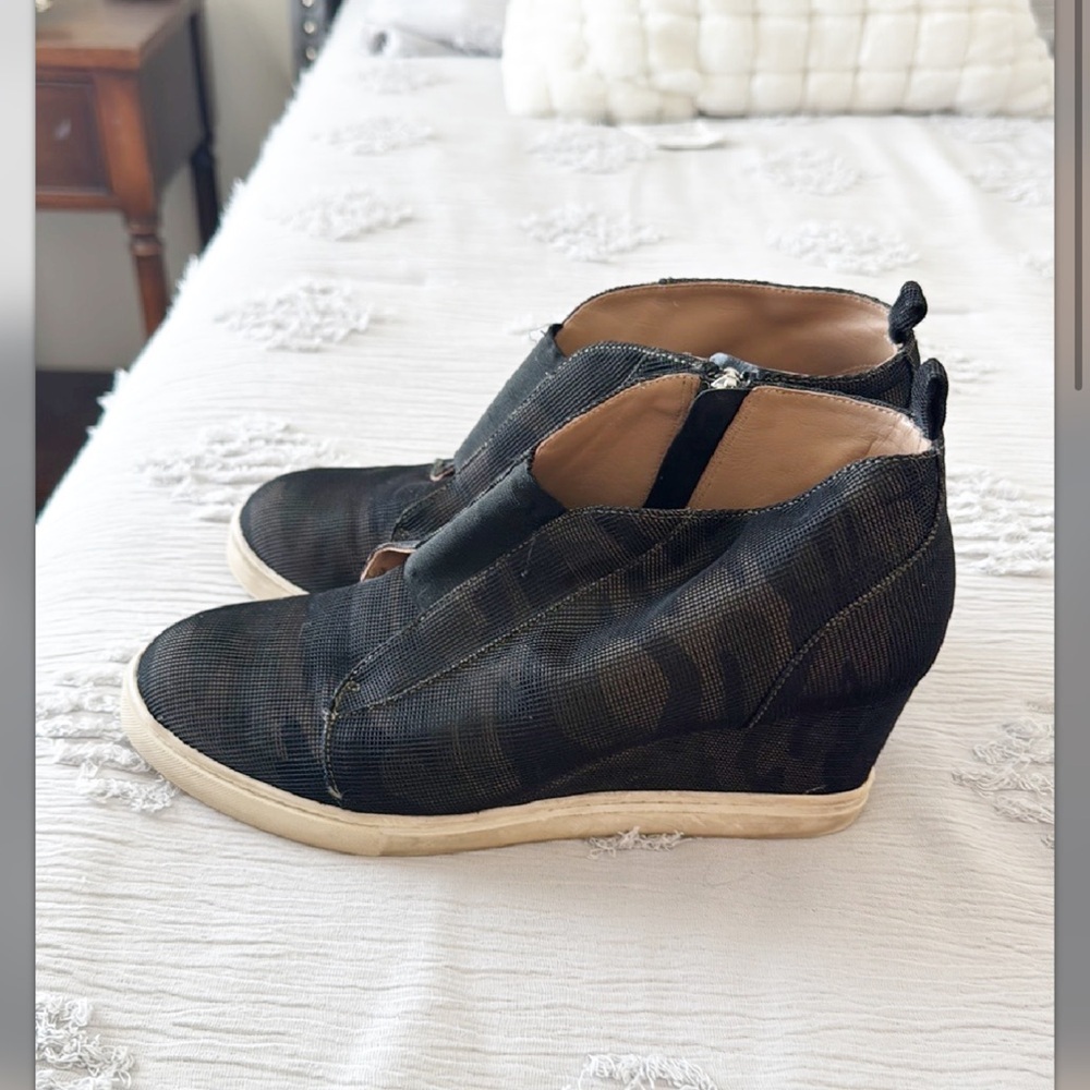 Linea Paolo camo print zip wedge booties sneakers size 9.5 - Picture 5 of 11